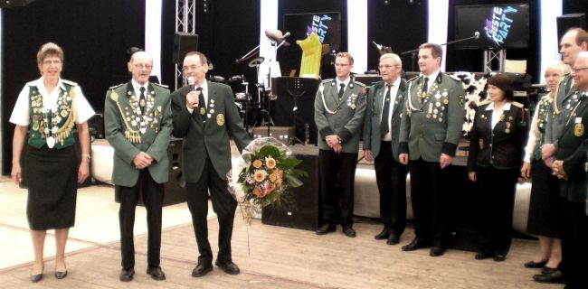 files/kreisverbandIII/images/2013/100J-Blockw-KV III gratuliert-13.JPG